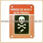 Placa de Advertência “Perigo de Morte – Alta Tensão” em alumínio – Dimensões 240 x 170mm
