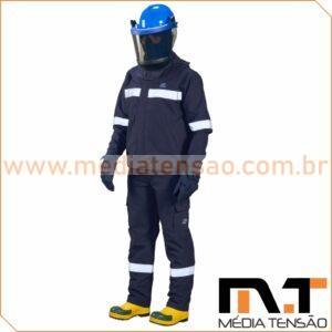 Enxoval completo Risco II composto por: Calça, Camisa, Protetor facial e Balaclava Risco II