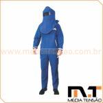 Enxoval completo Risco IV composto por: Macacão e Capuz de Proteção