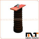 Isolador pedestal classe 25Kv com guia-barra para barramentos de cobre chato