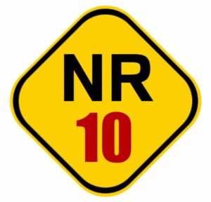 A adequação NR-10 média tensão é hoje um dos maiores passivos invisíveis de plantas industriais no Brasil — e o problema aparece sempre na pior hora.